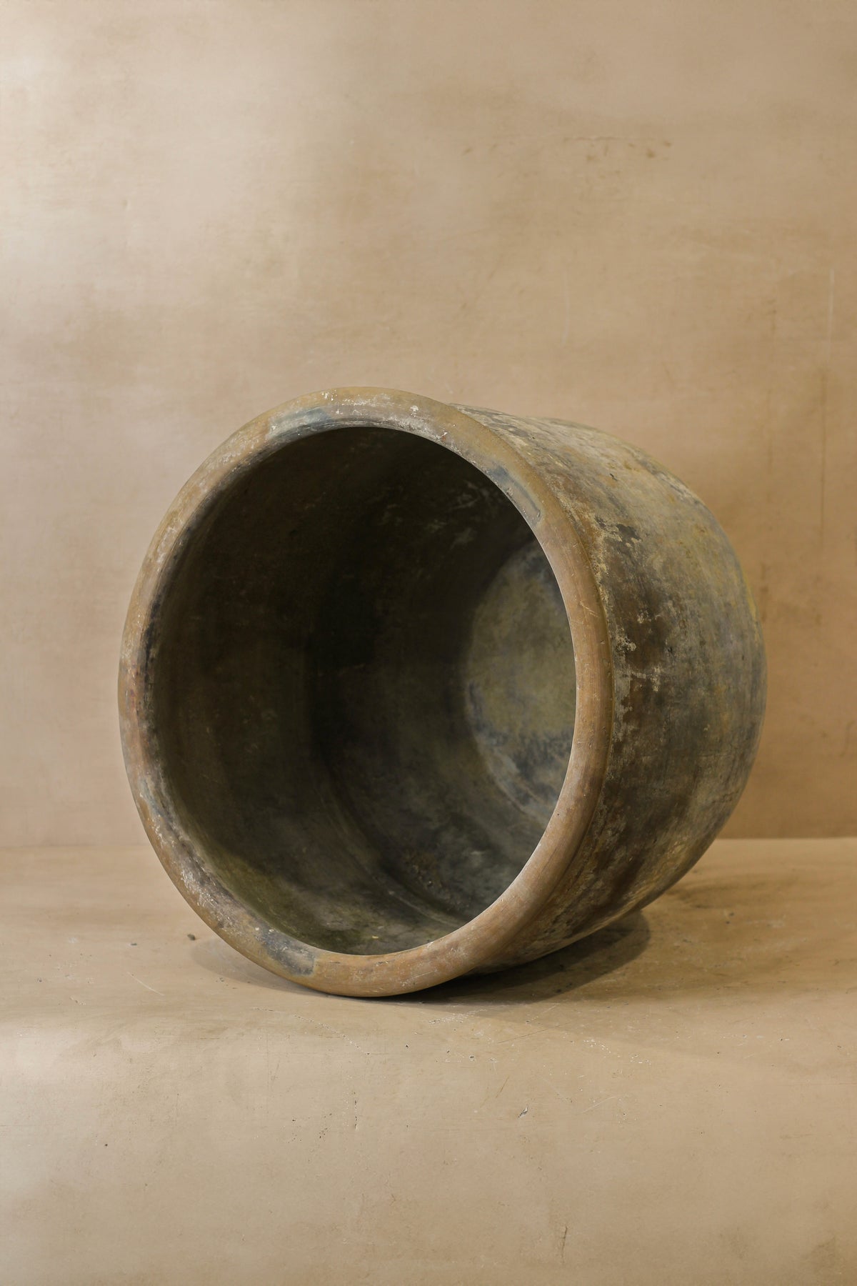 Big Old Grey Asian Pots - L008