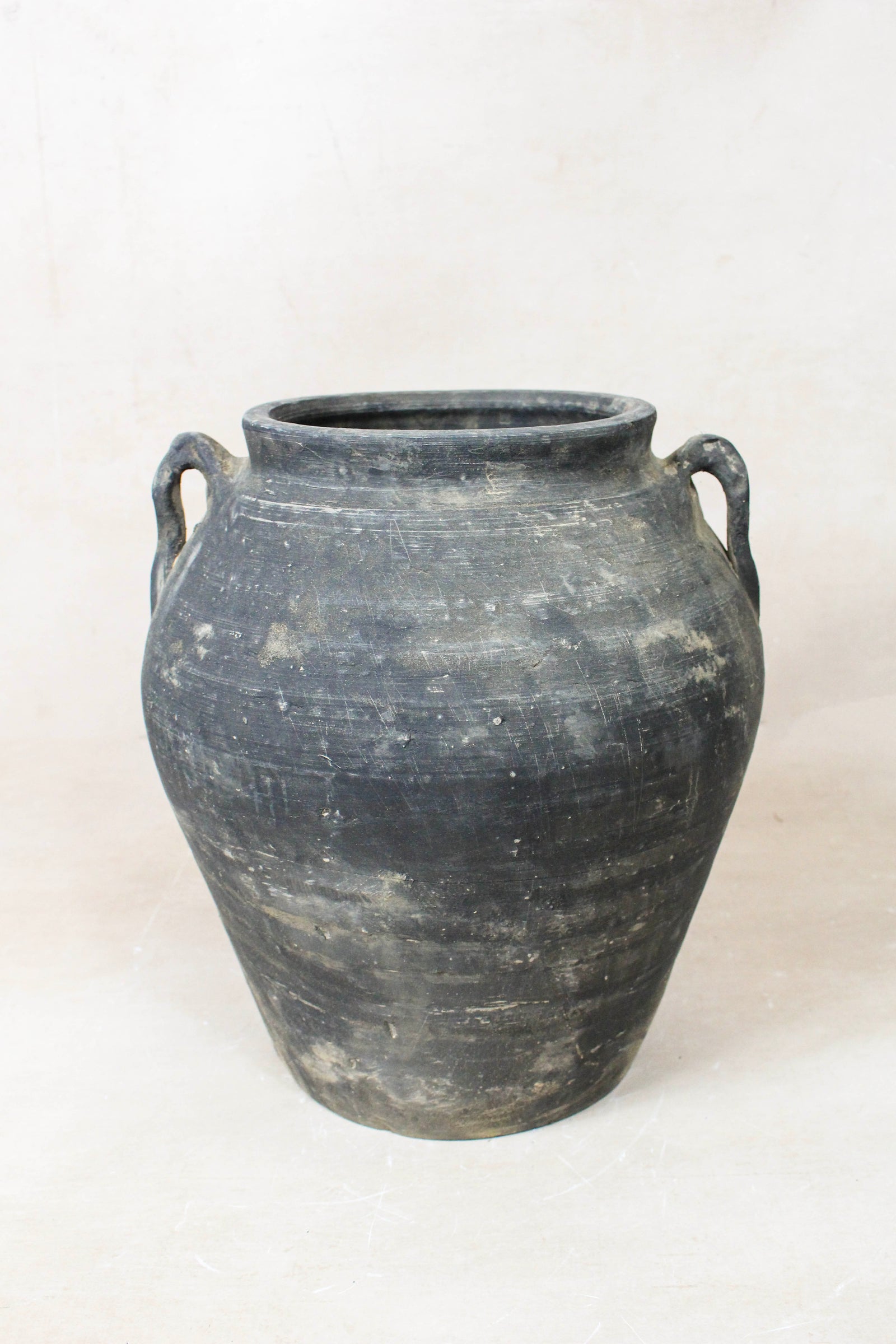 Vintage Dark pot with ears - E2.1