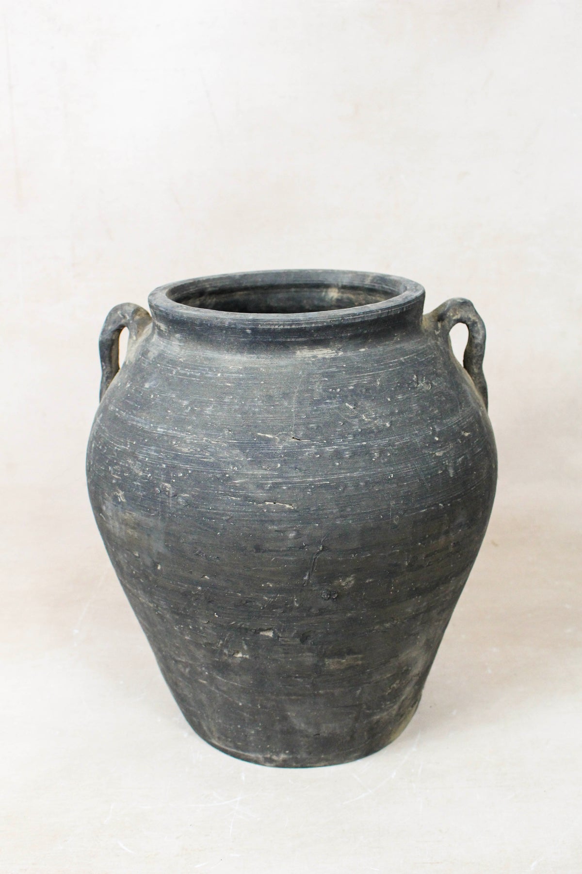 Vintage Dark pot with ears - E2.1