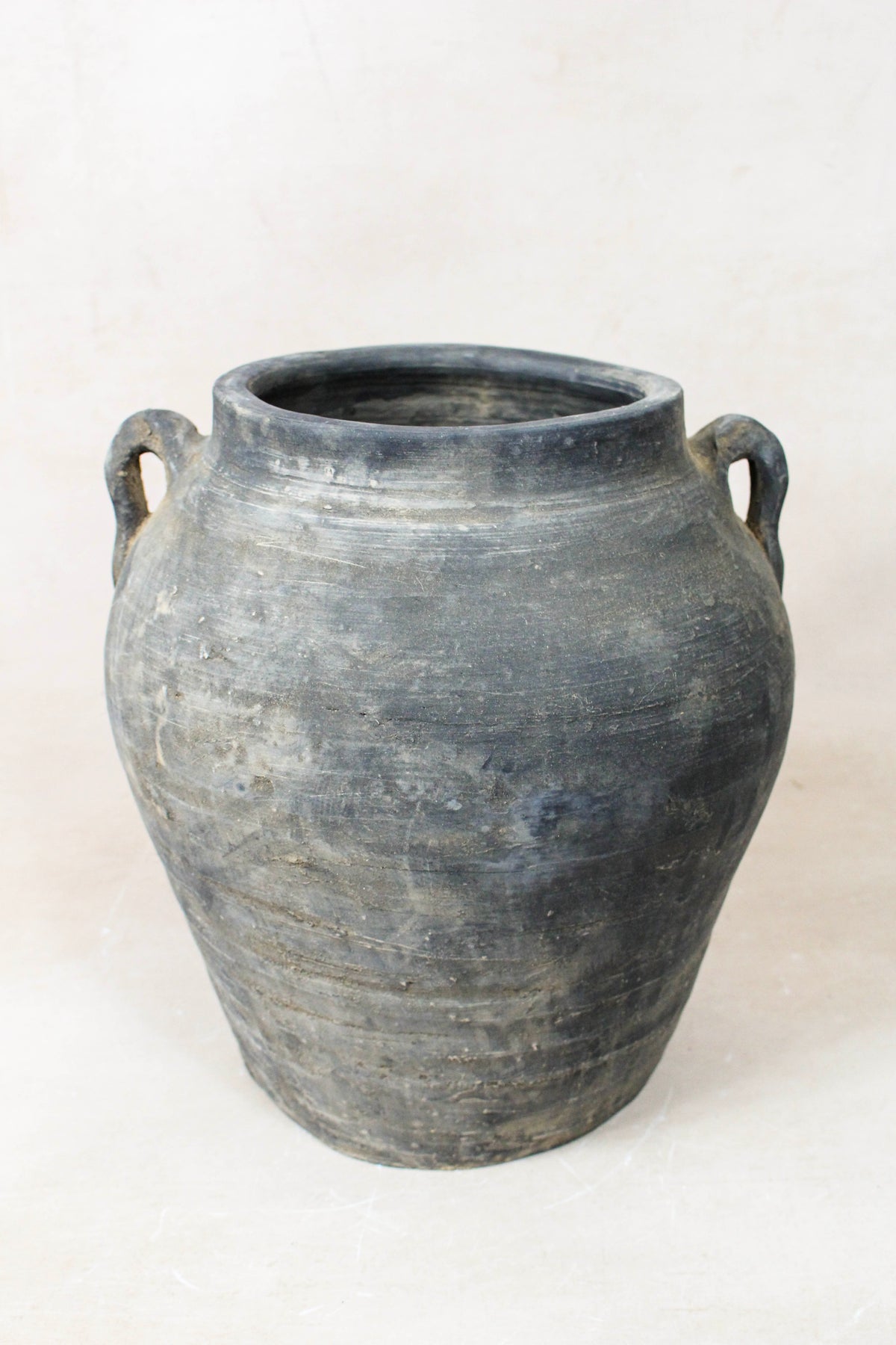 Vintage Dark pot with ears - E2.3