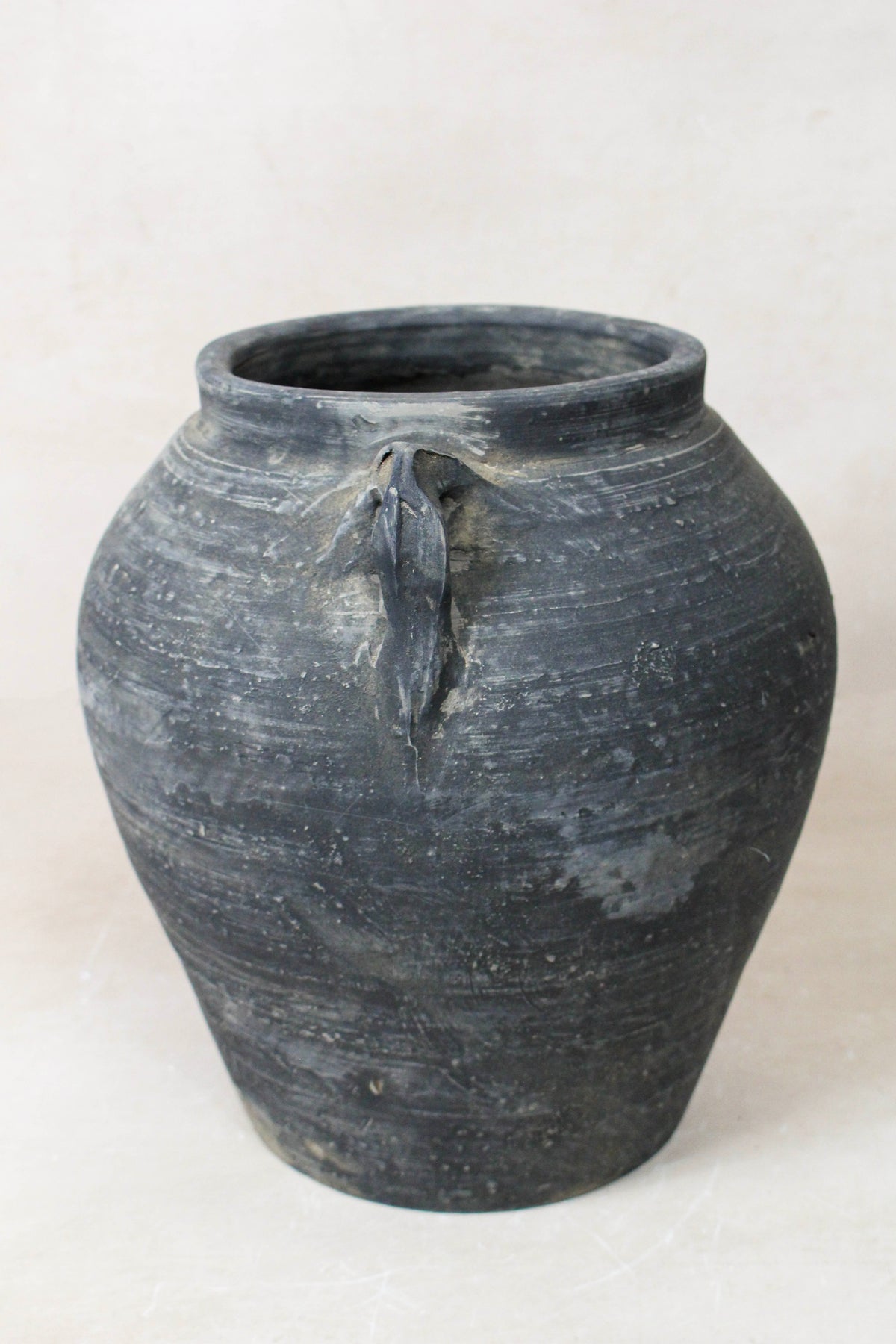 Vintage Dark pot with ears - E2.8