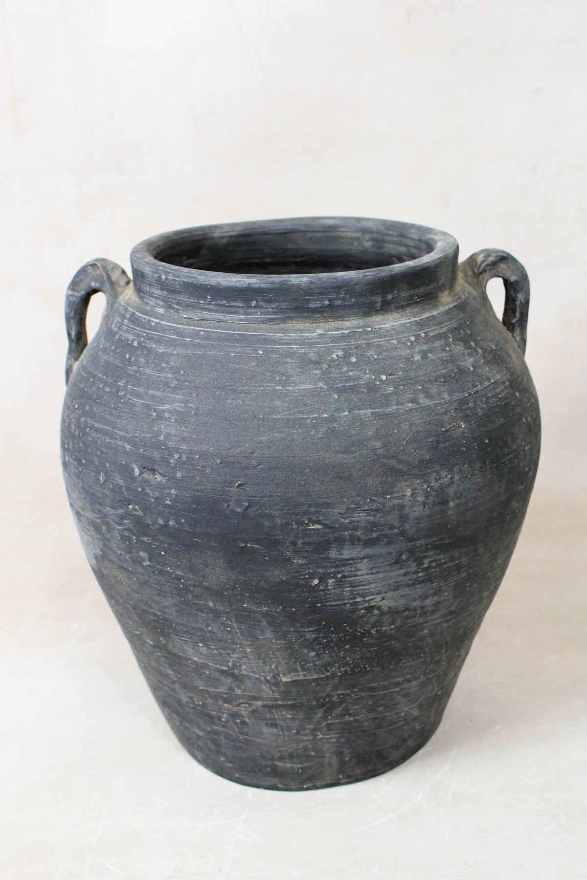 Vintage Dark pot with ears - E2.8