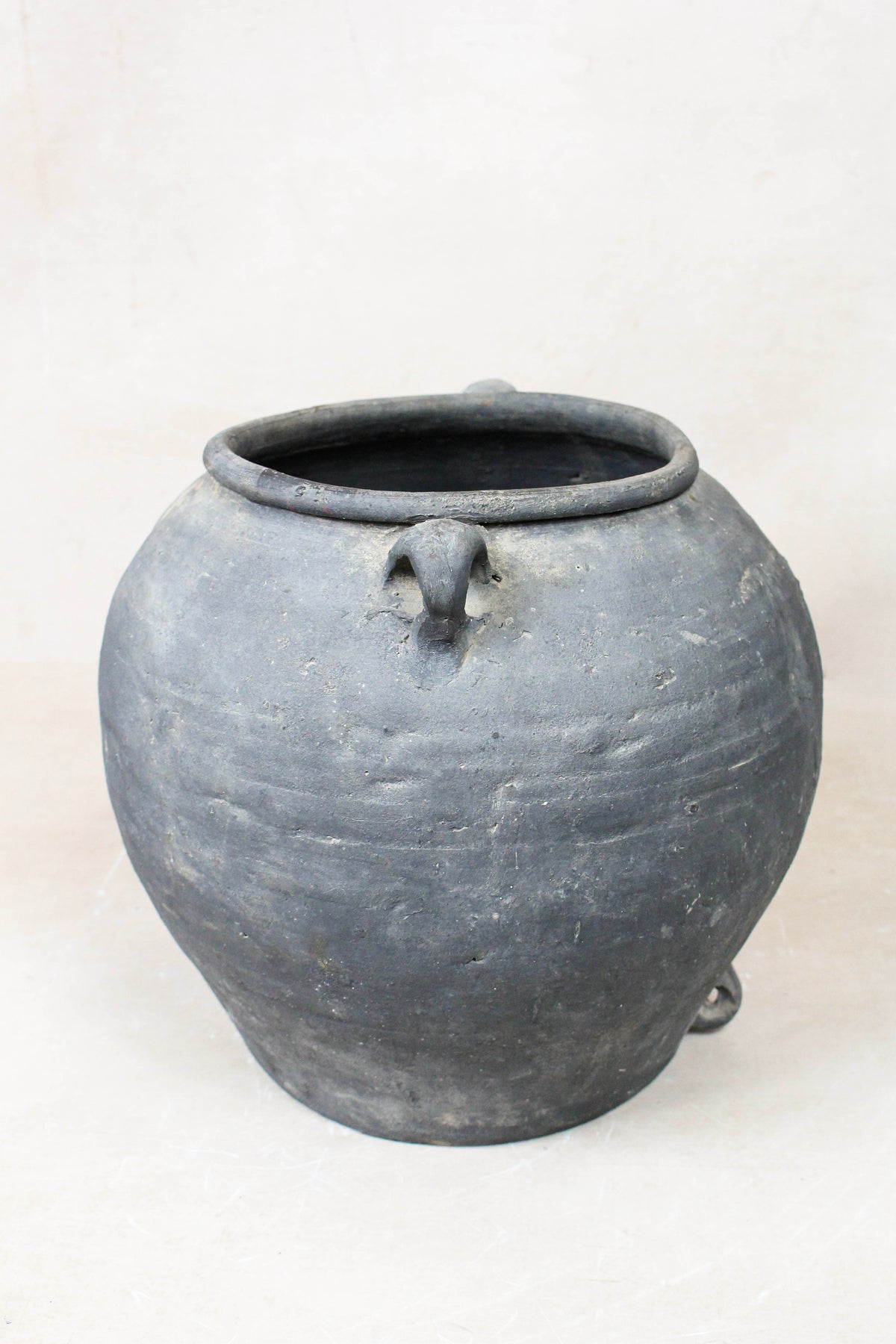 Vintage Dark pot with ears - E2.11
