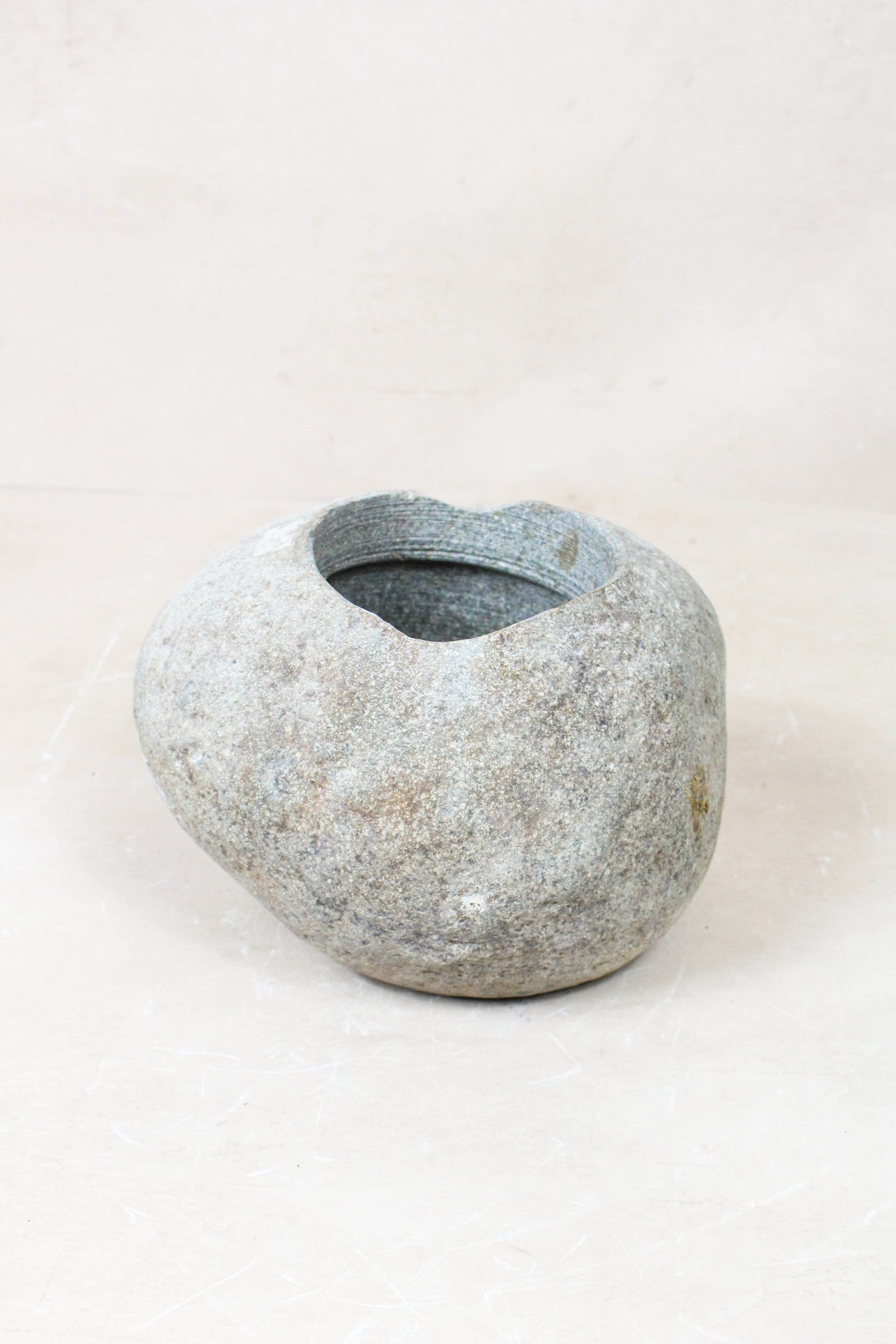 River Stone Planter Pot 22.5
