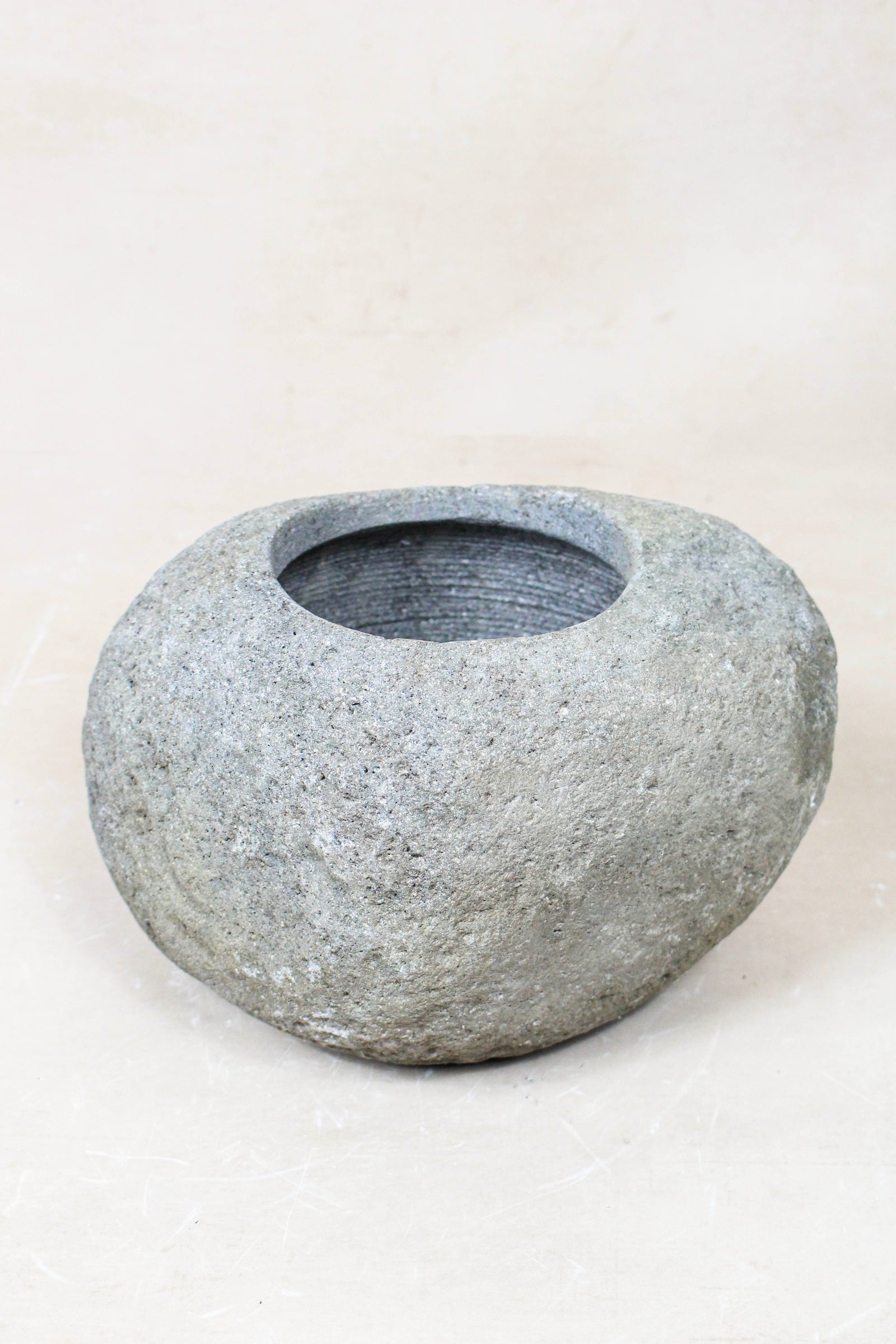 River Stone Planter Pot 22.6