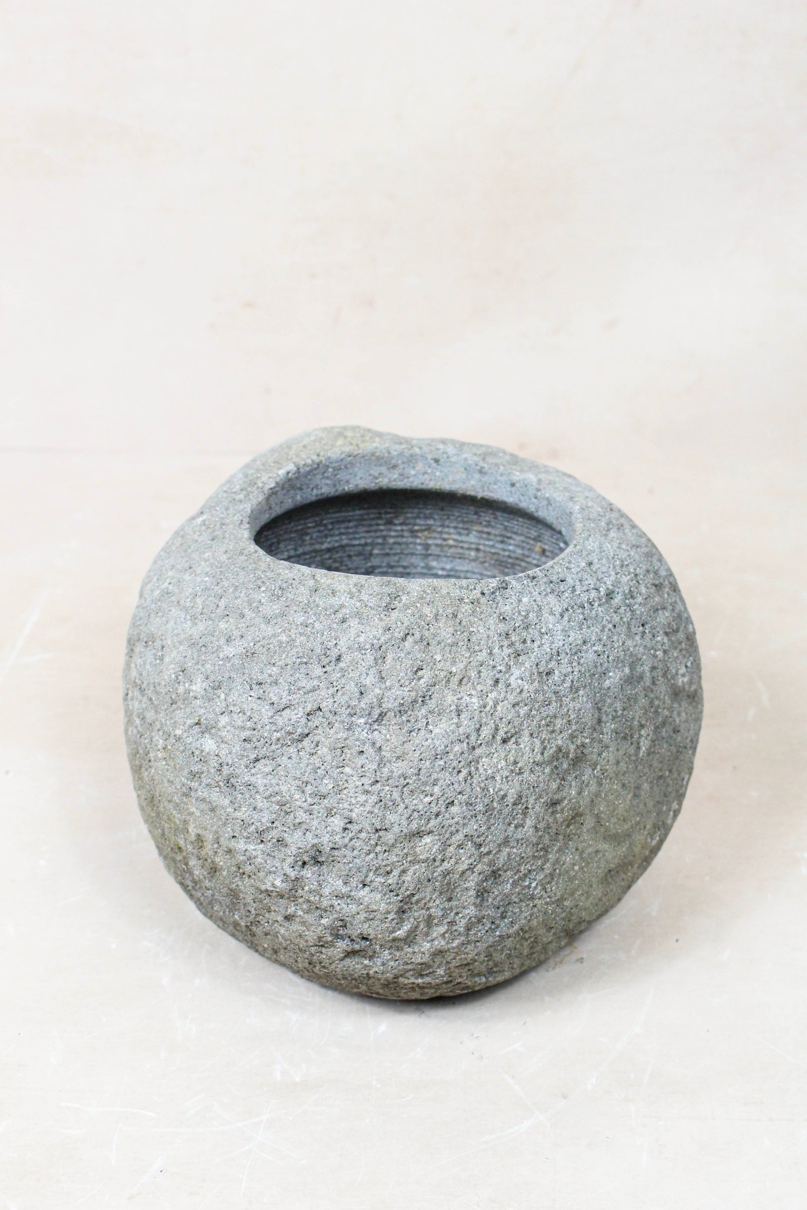 River Stone Planter Pot 22.6