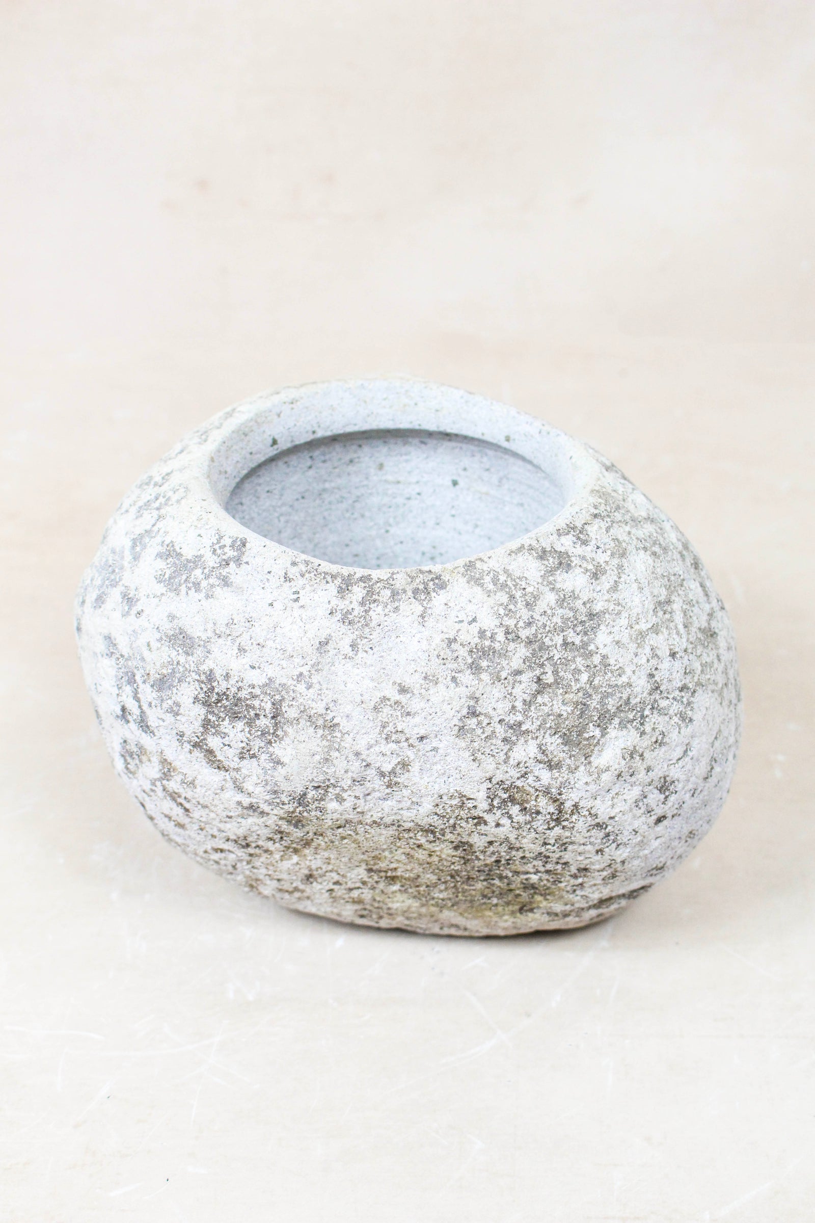 River Stone Planter Pot 22.7