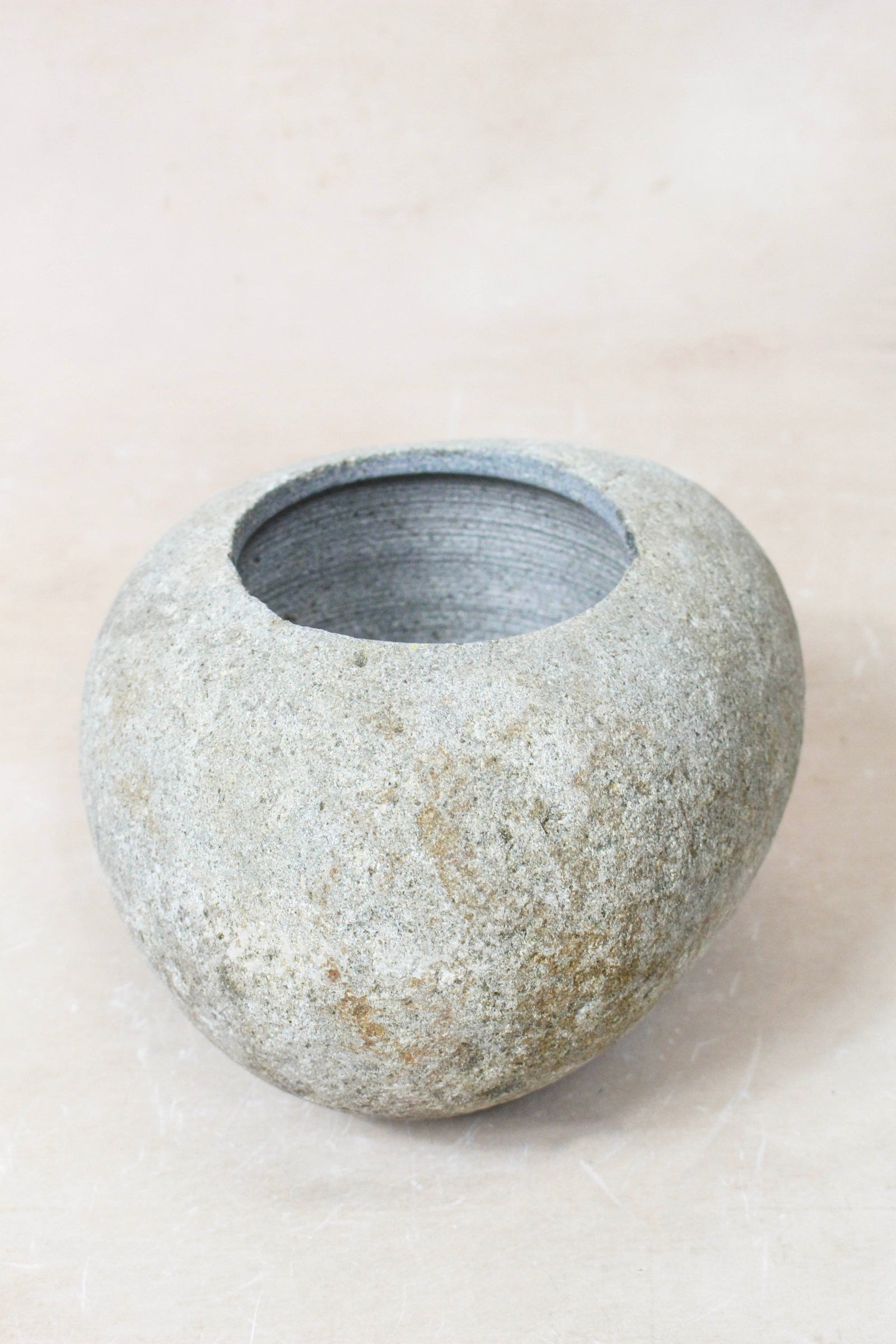 River Stone Planter Pot 22.10