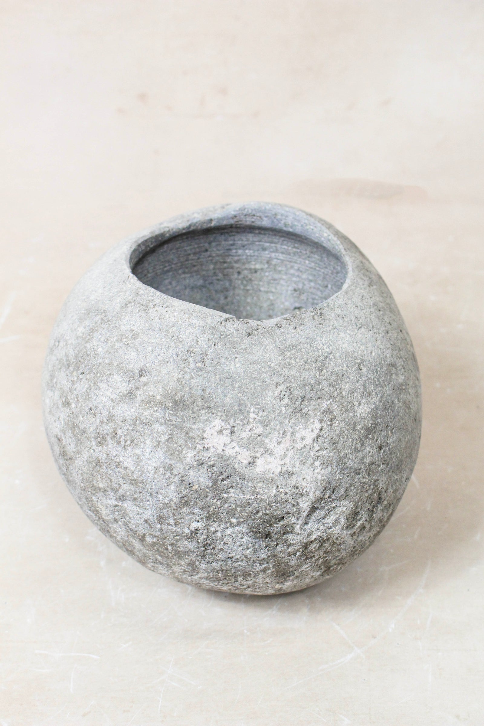 River Stone Planter Pot 22.16
