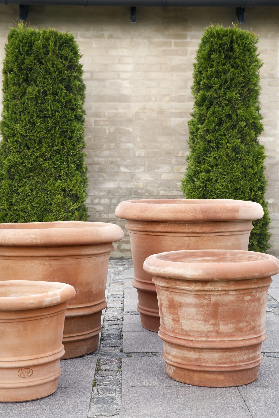 Lucca Pots