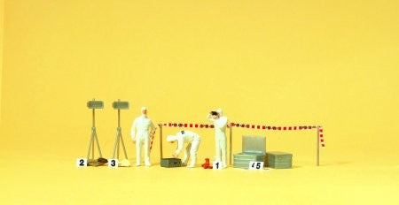 Hand-painted crime-scene detectives in white suits, miniature terrarium figures, 1:87 scale