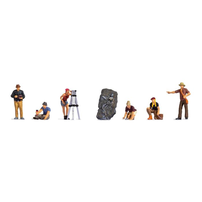 Hand-painted archaeologist miniature terrarium figures, 1:87 scale