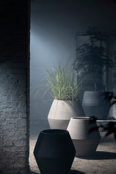 Planter L Black Construct