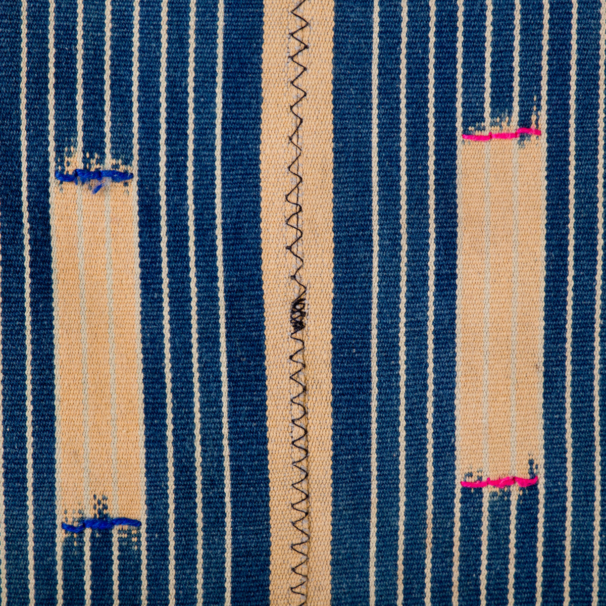 NUPE Cloth Throw TR41