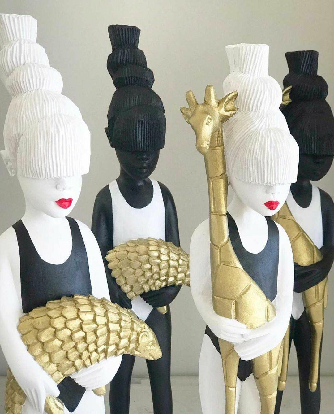 NOUSH DOLLS - Girl with Pangolin