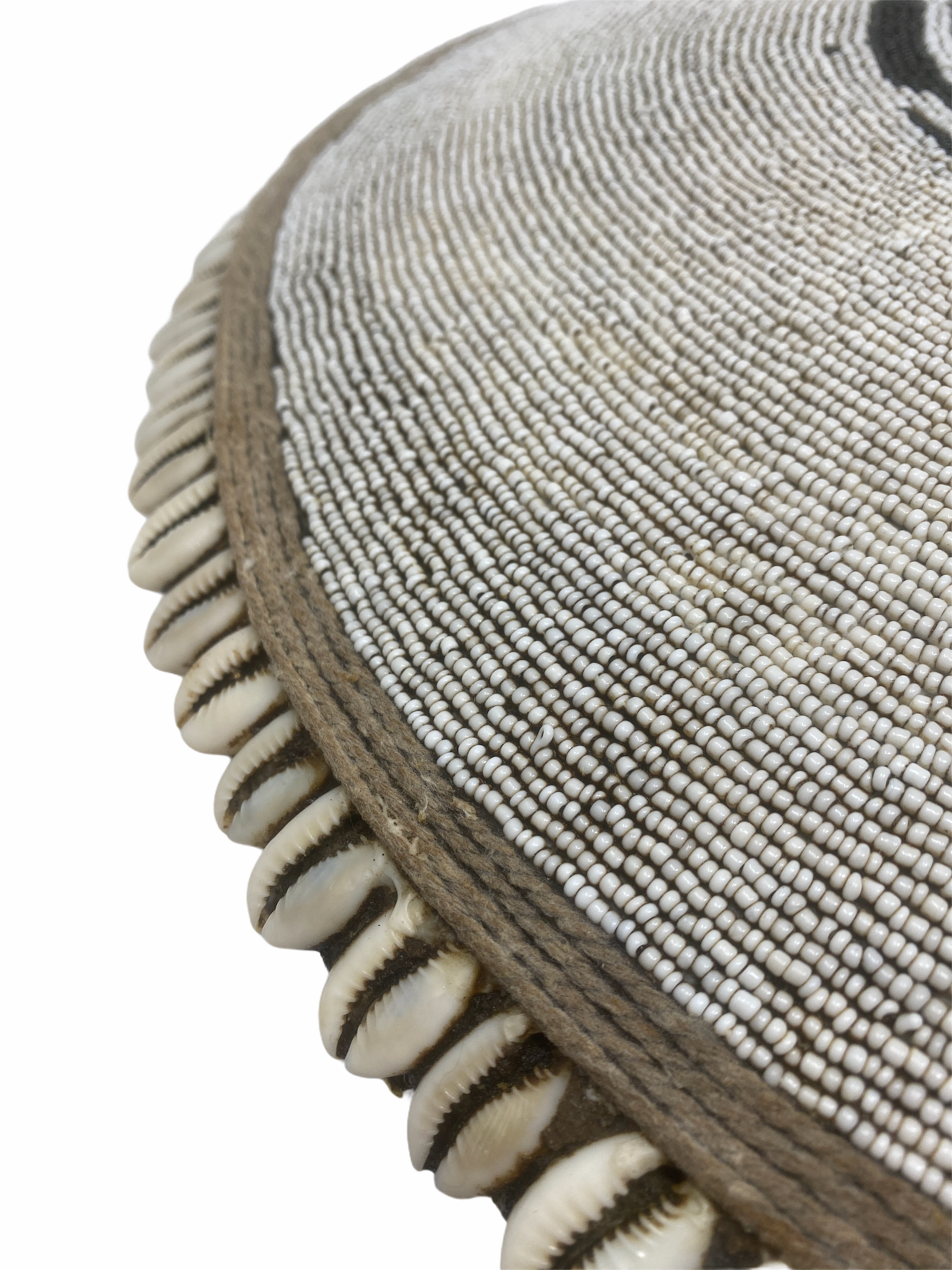 Cameroon Beaded Shield - L Black and white