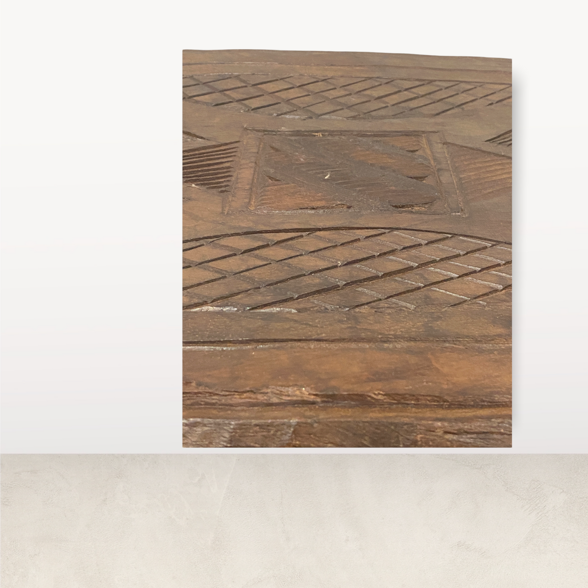 Nupe Table \ Stool - Square engraved (L12.2)