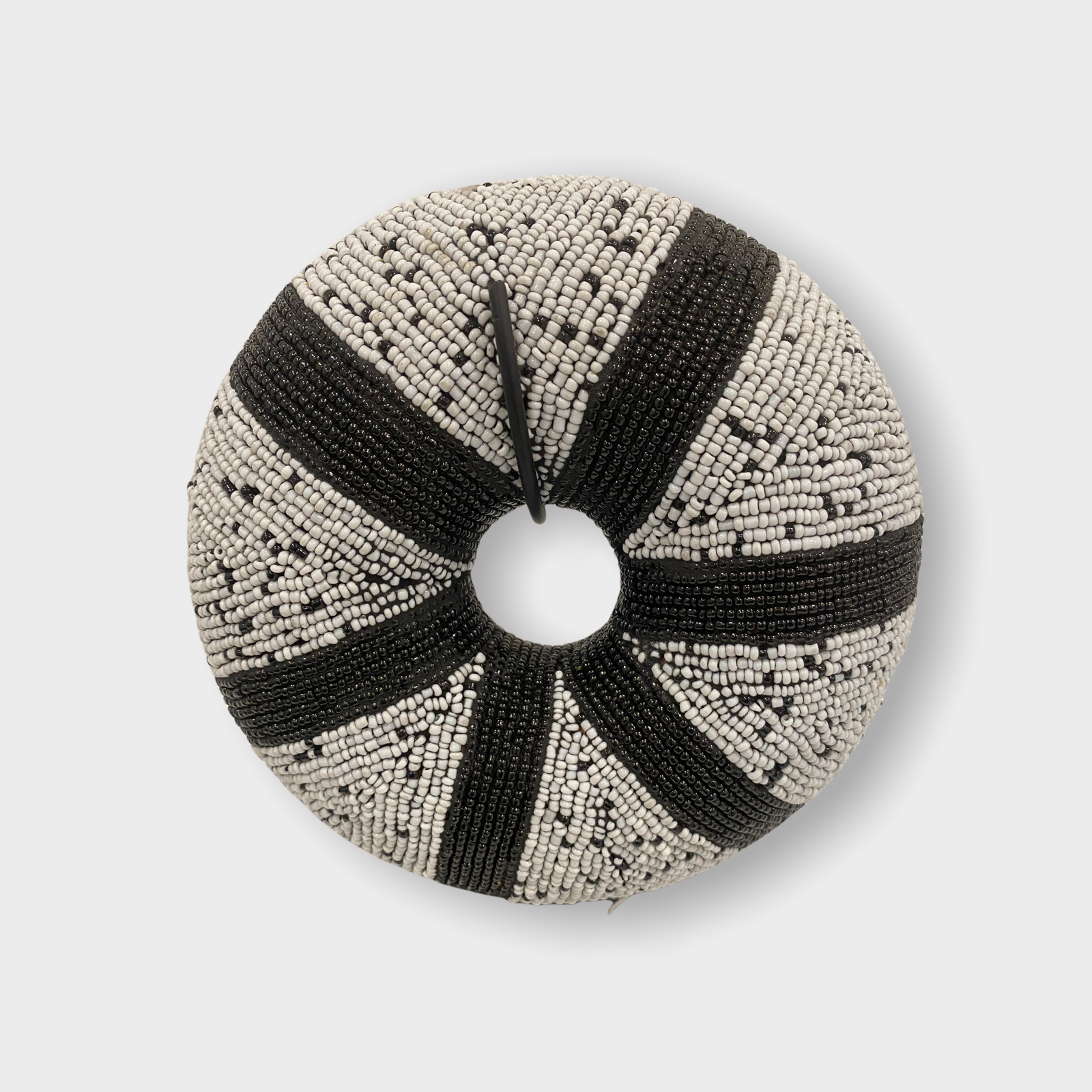 Cameroon beaded bracelet - (89.3) white/black