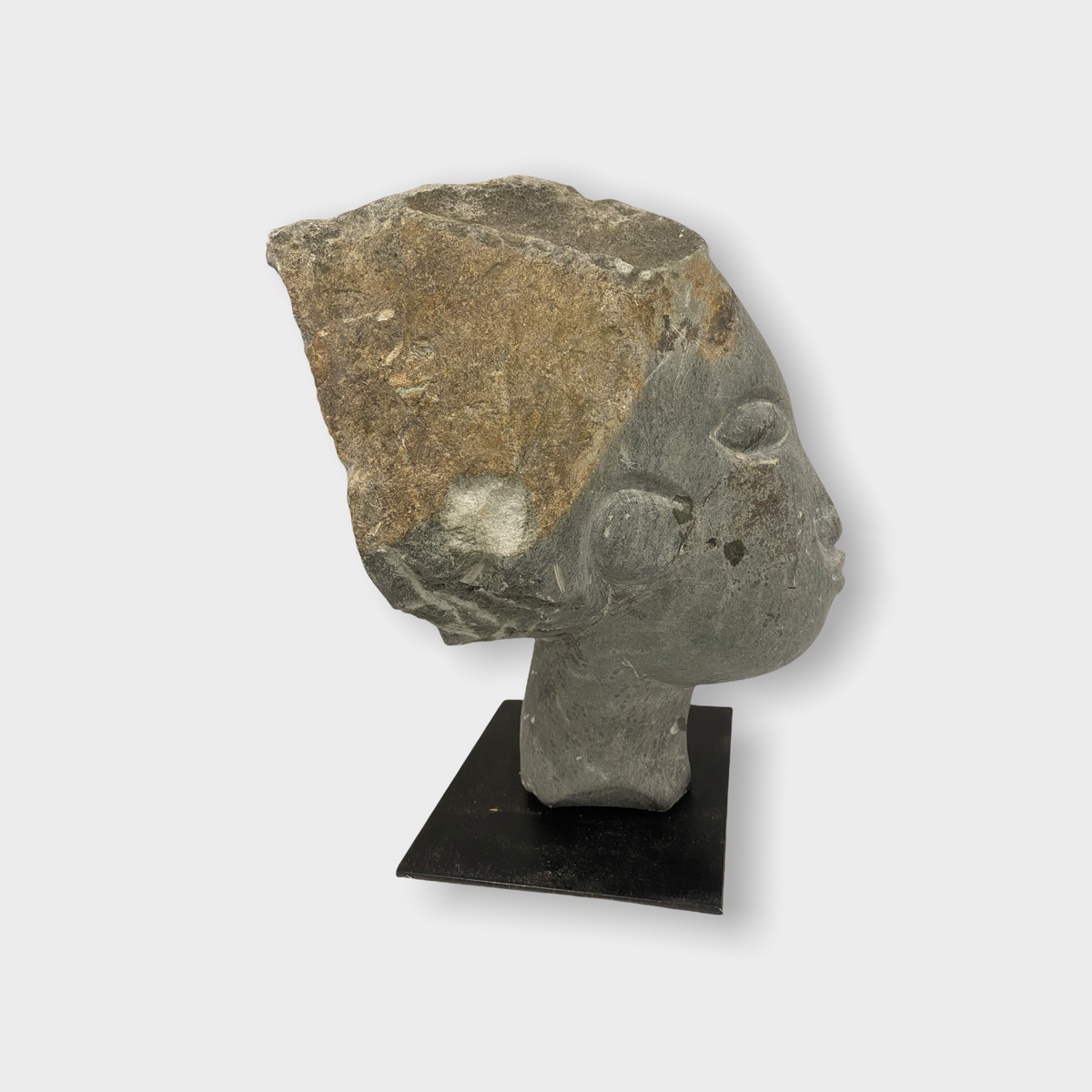 Stone head sculpture by Rizimu Chiwawa Zimbabwe (3010)