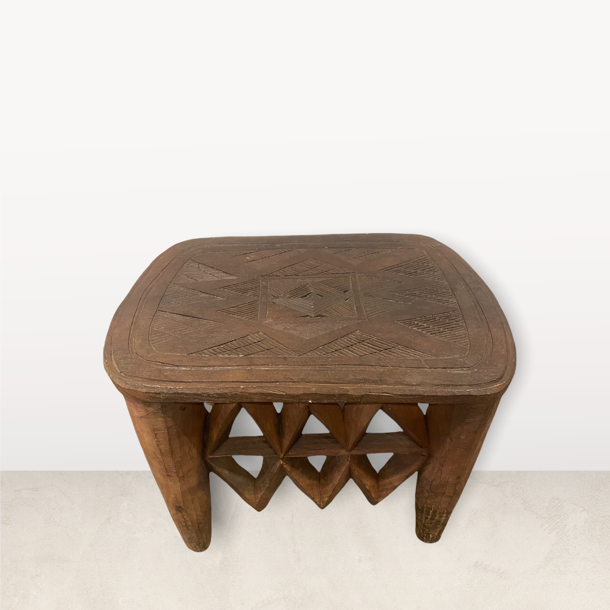 Nupe Table \ Stool - Square engraved (L12.1)