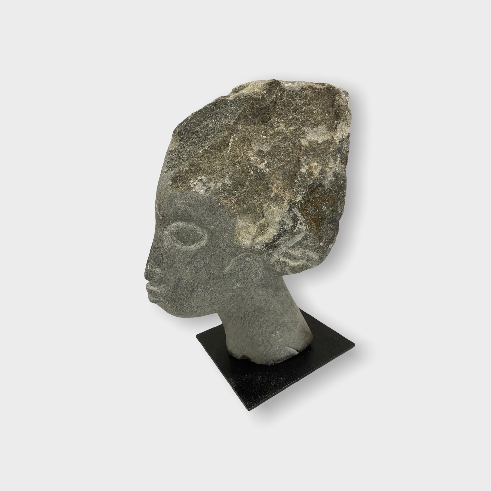 Stone head sculpture by Rizimu Chiwawa Zimbabwe (3010)