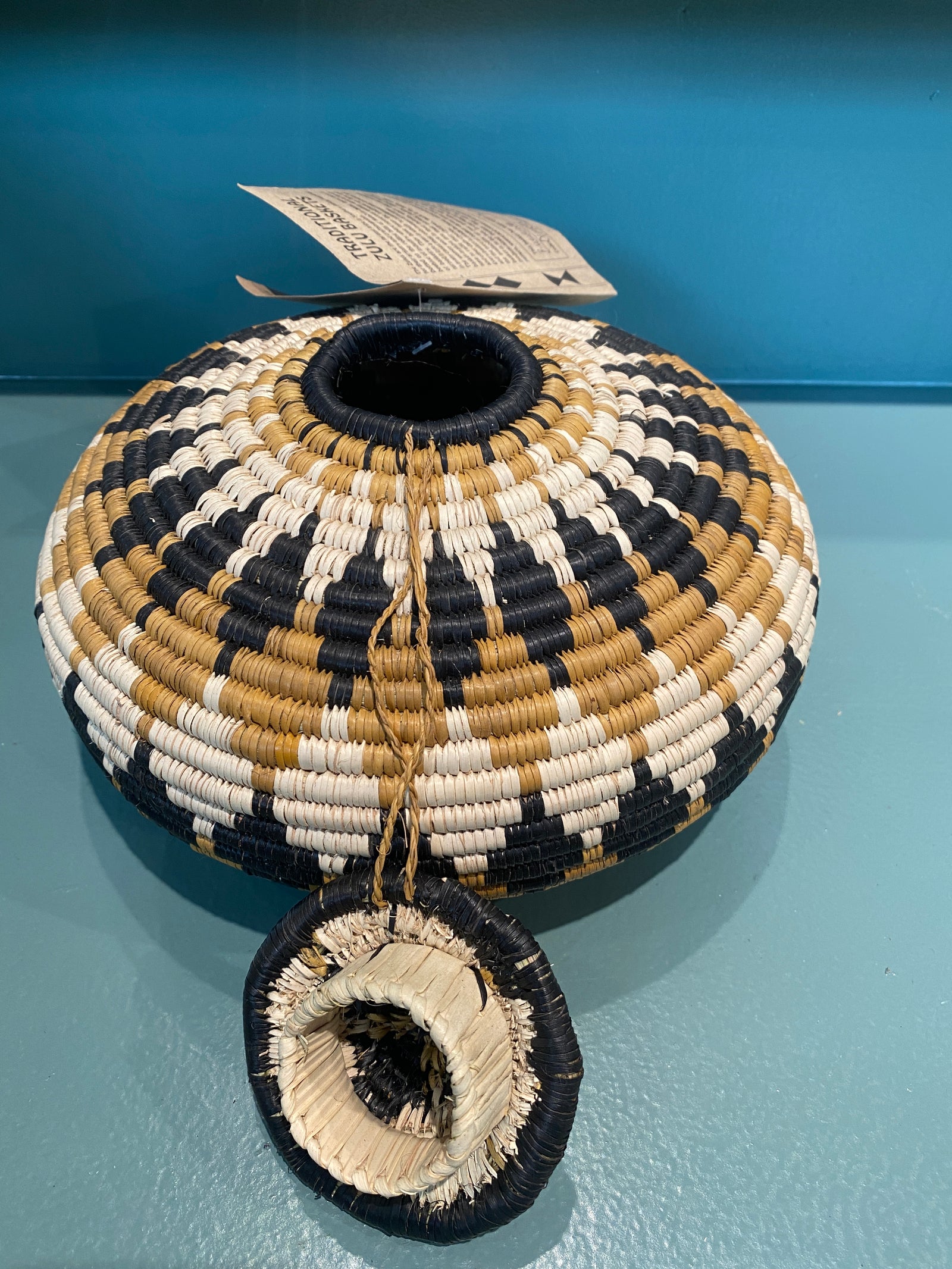 Zulu Ukhamba - traditional basket