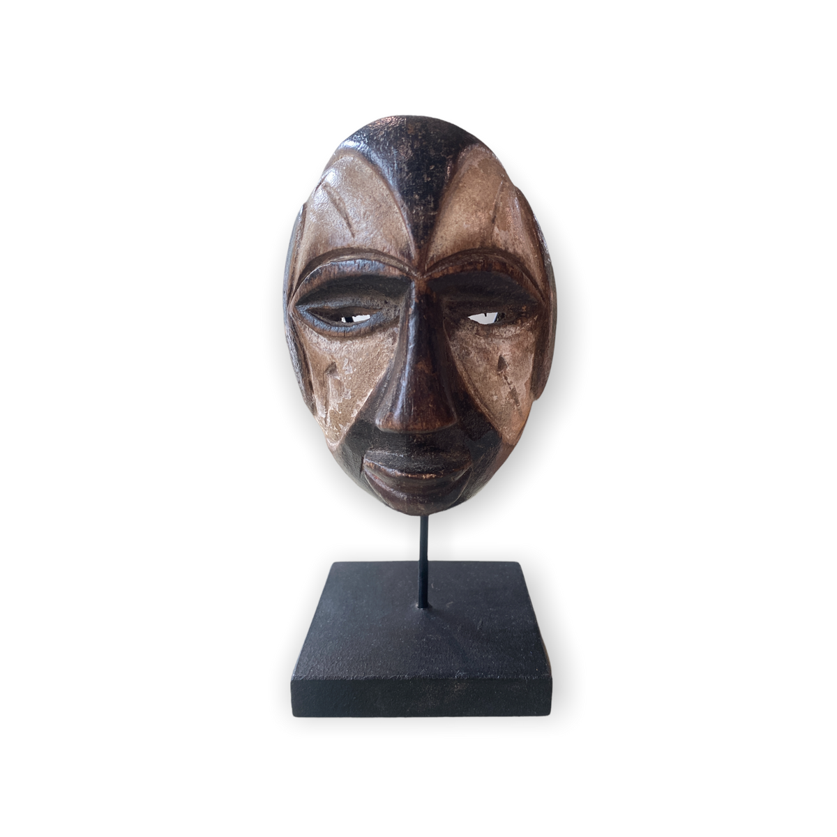 Small African masks on stands cw1