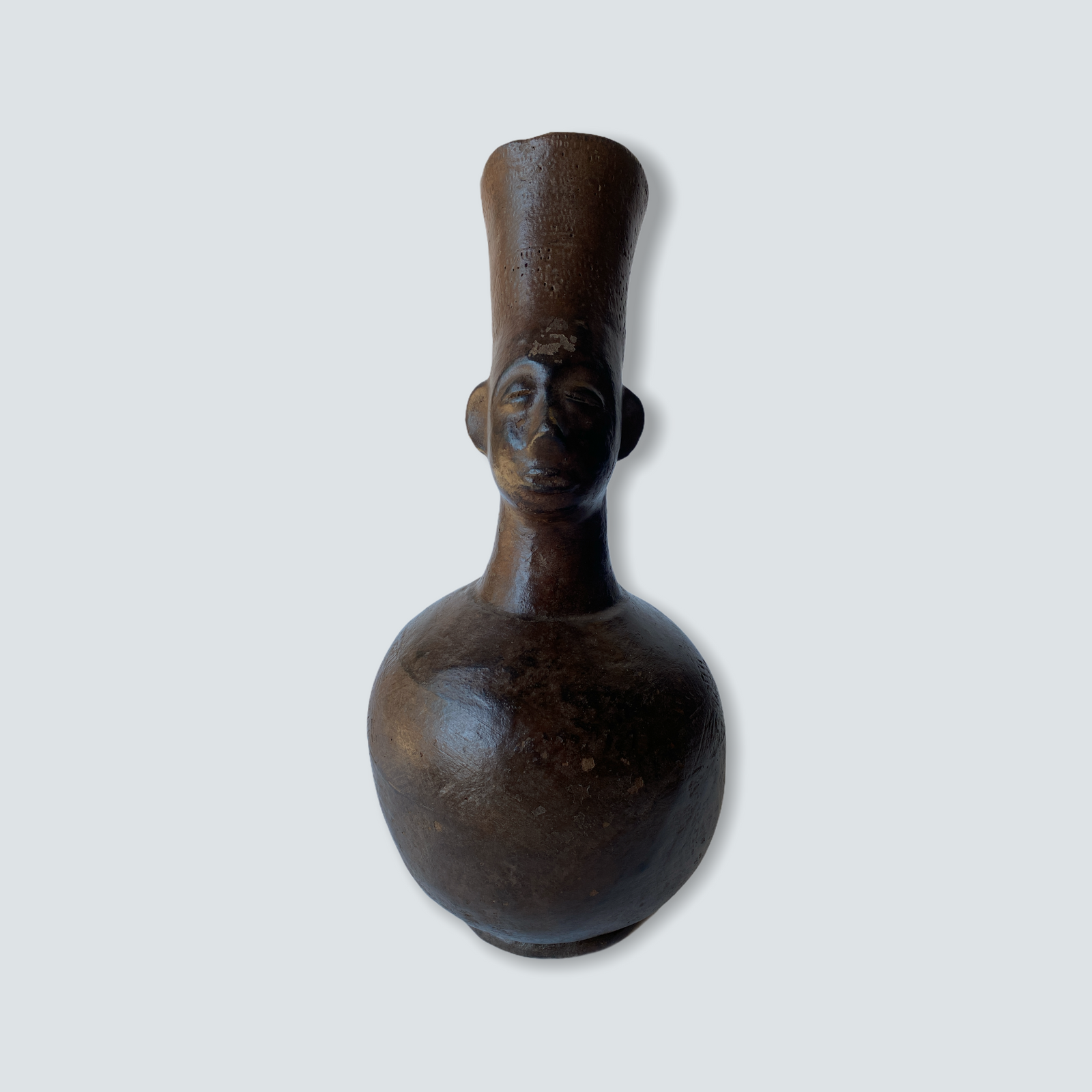 Mangbetu figural clay pot