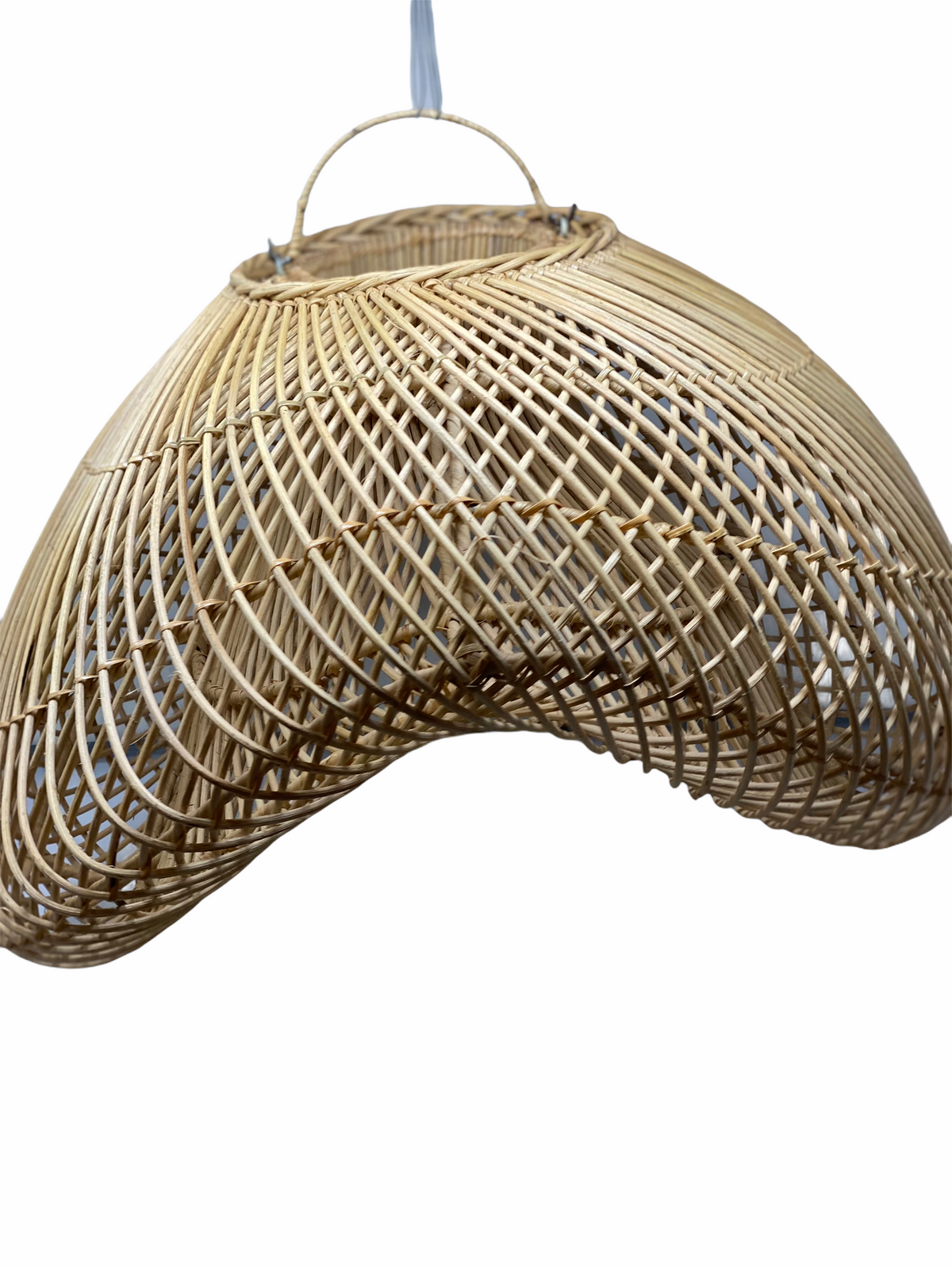 Rattan clam shell pendant - M
