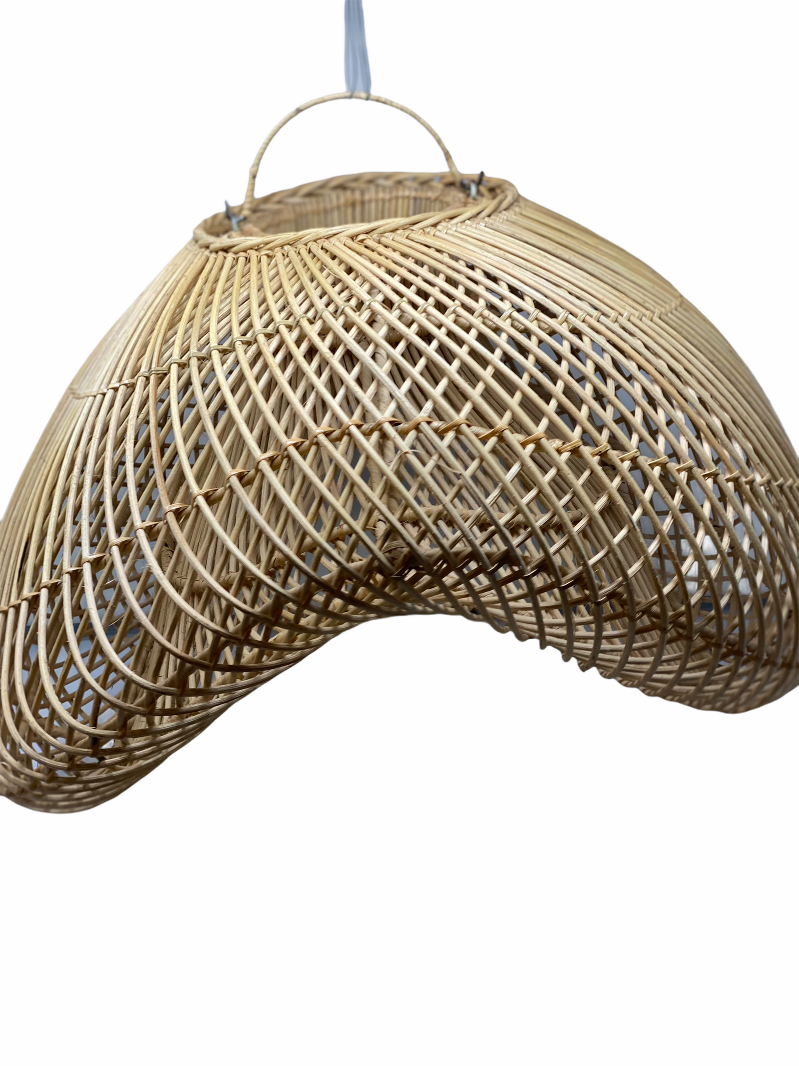 Rattan clam shell pendant - M