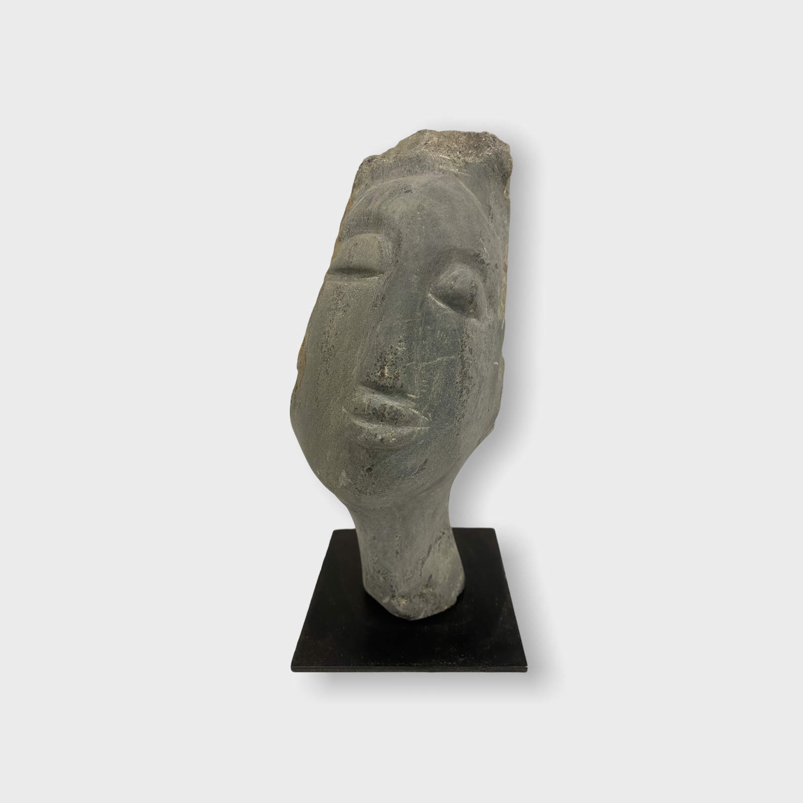 Stone head sculpture by Rizimu Chiwawa Zimbabwe (3007)