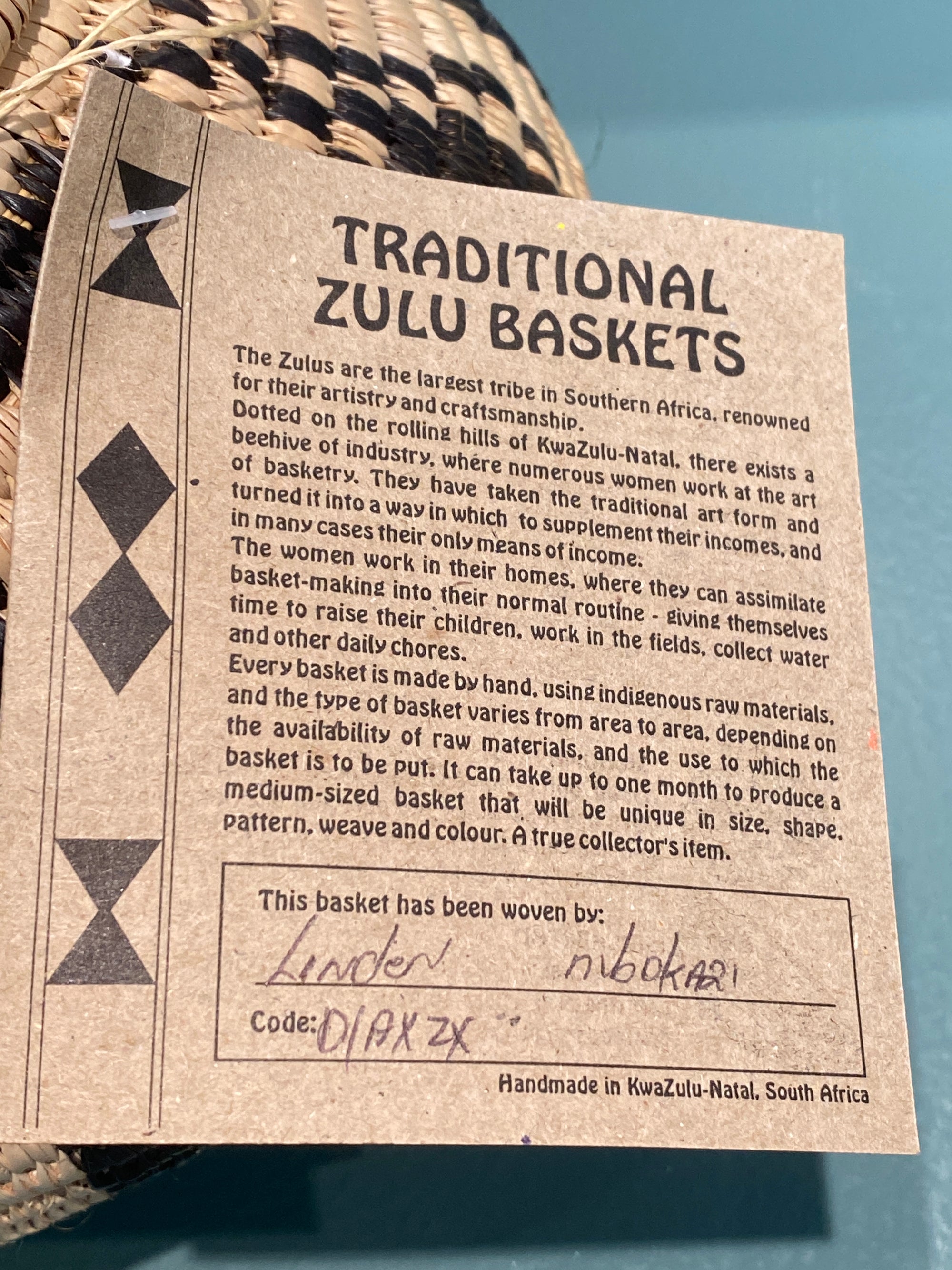 Zulu Ukhamba - traditional basket (21.2)