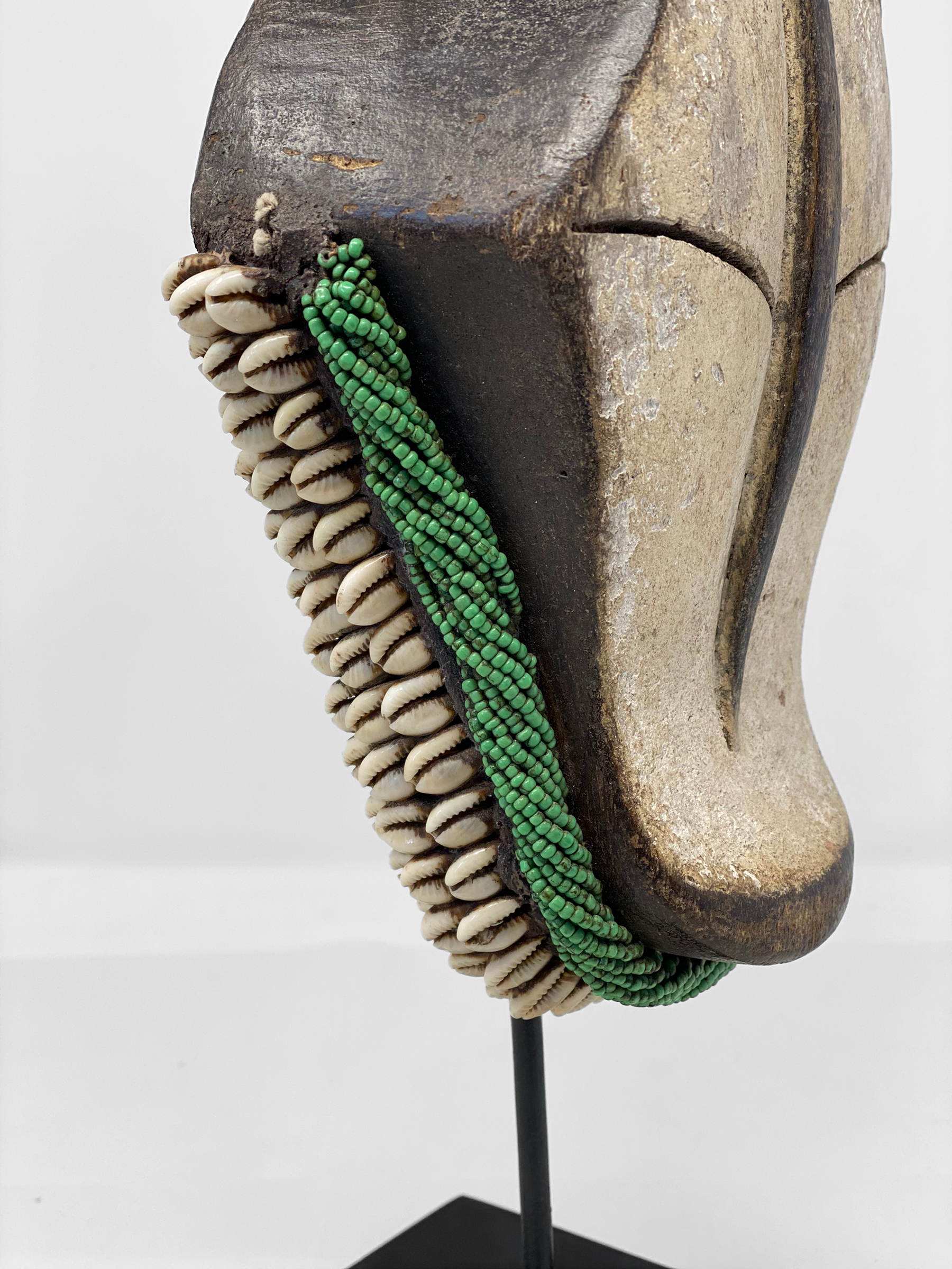 Kwele Antelope mask - Beaded