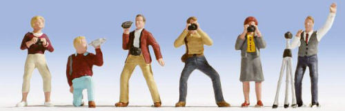 Hand-painted photographer miniature terrarium figure, 1:87 scale